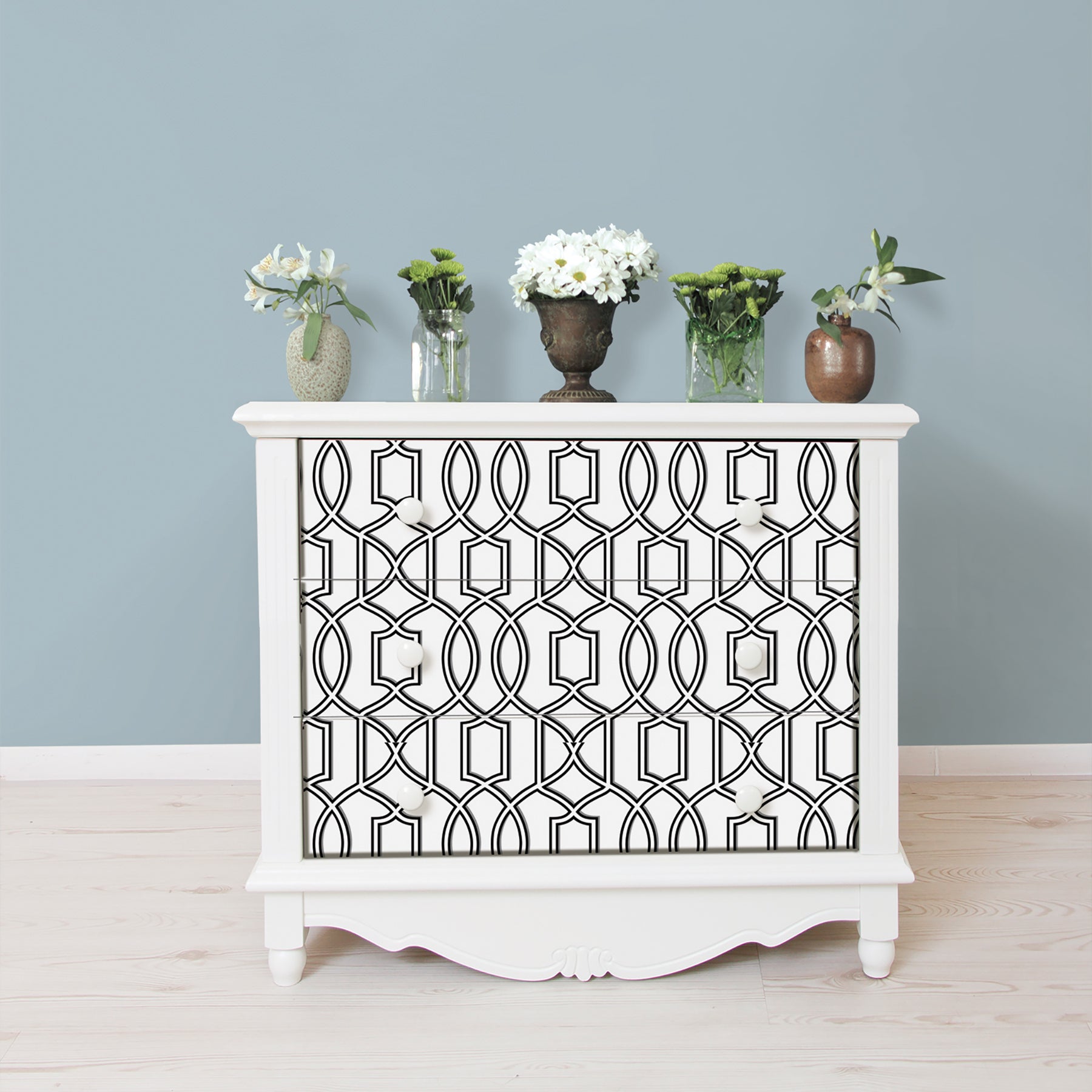 Uptown Trellis Peel And Stick Wallpaper in a room setting