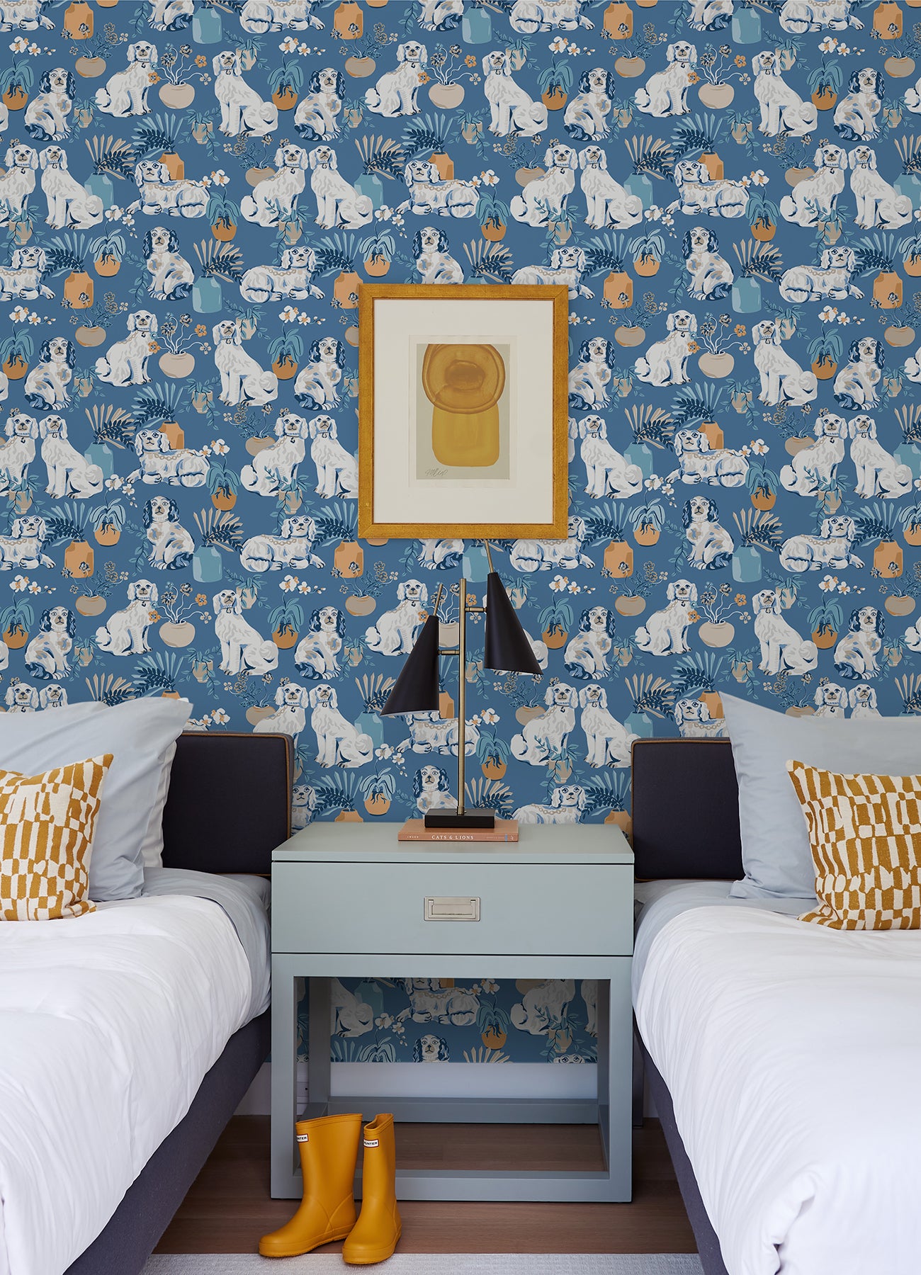 Good Dog P&S Wallpaper in a room setting