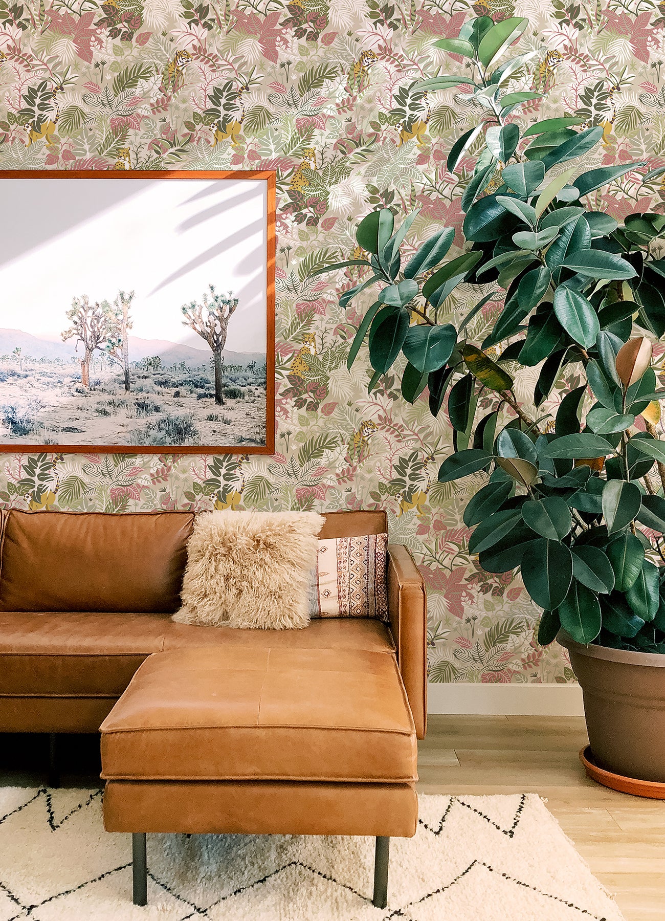 Tropical Oasis P&S Wallpaper in a room setting