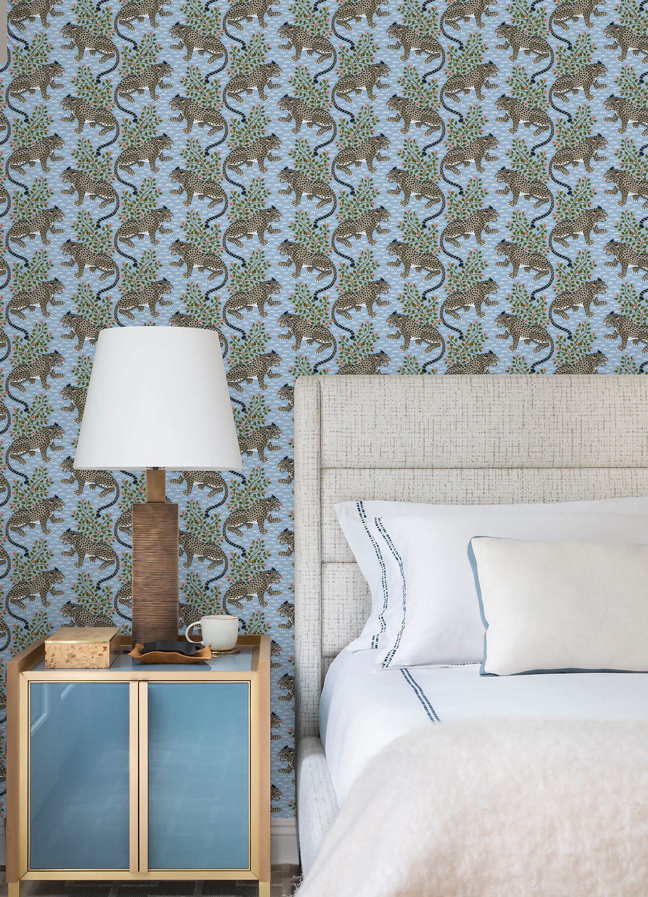 PrintFresh Bagheera Peel and Stick Wallpaper in a room setting