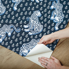 Tiger Queen P&S Wallpaper - how to peel