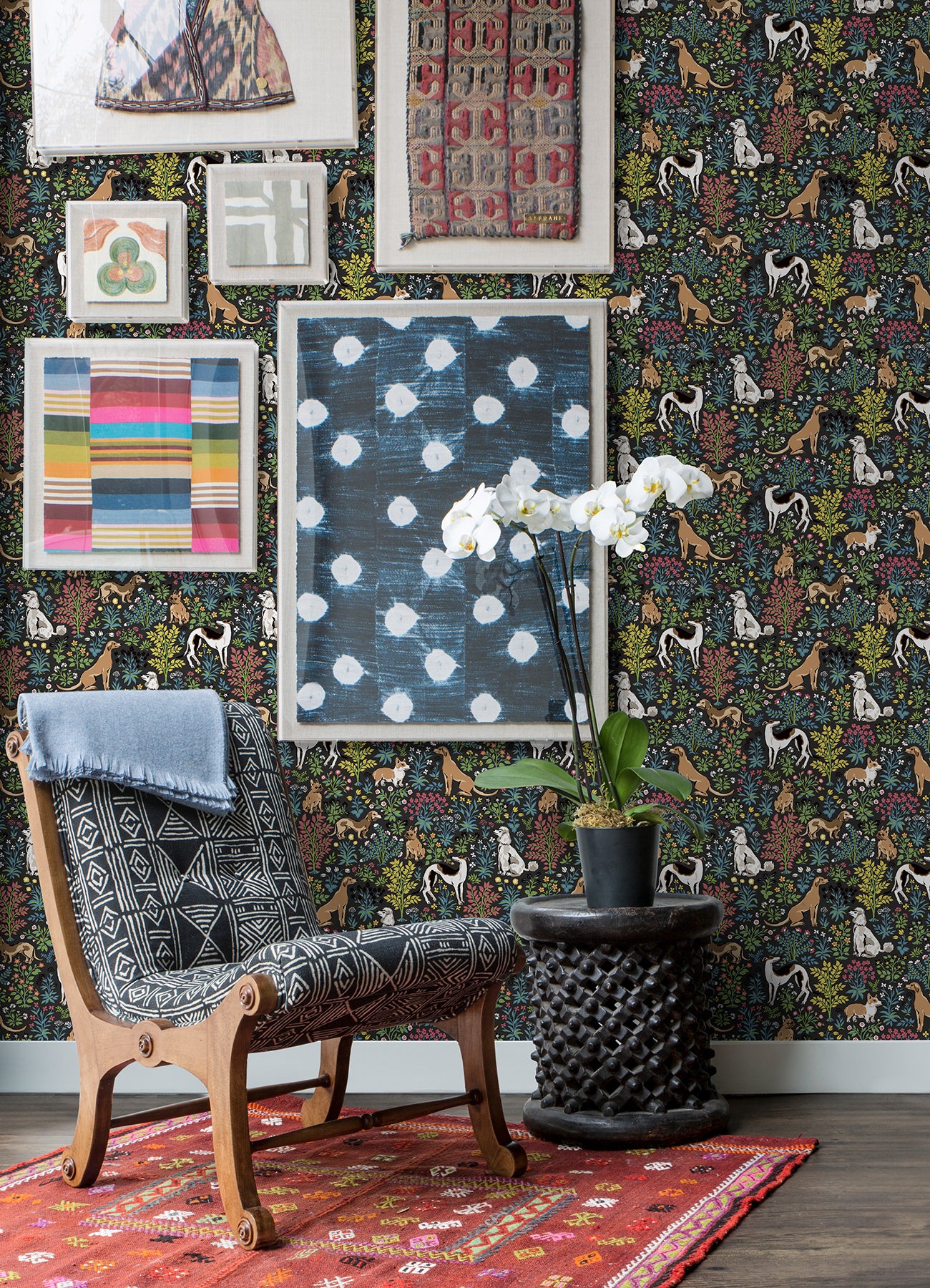Must Love Dogs P&S Wallpaper in a room setting