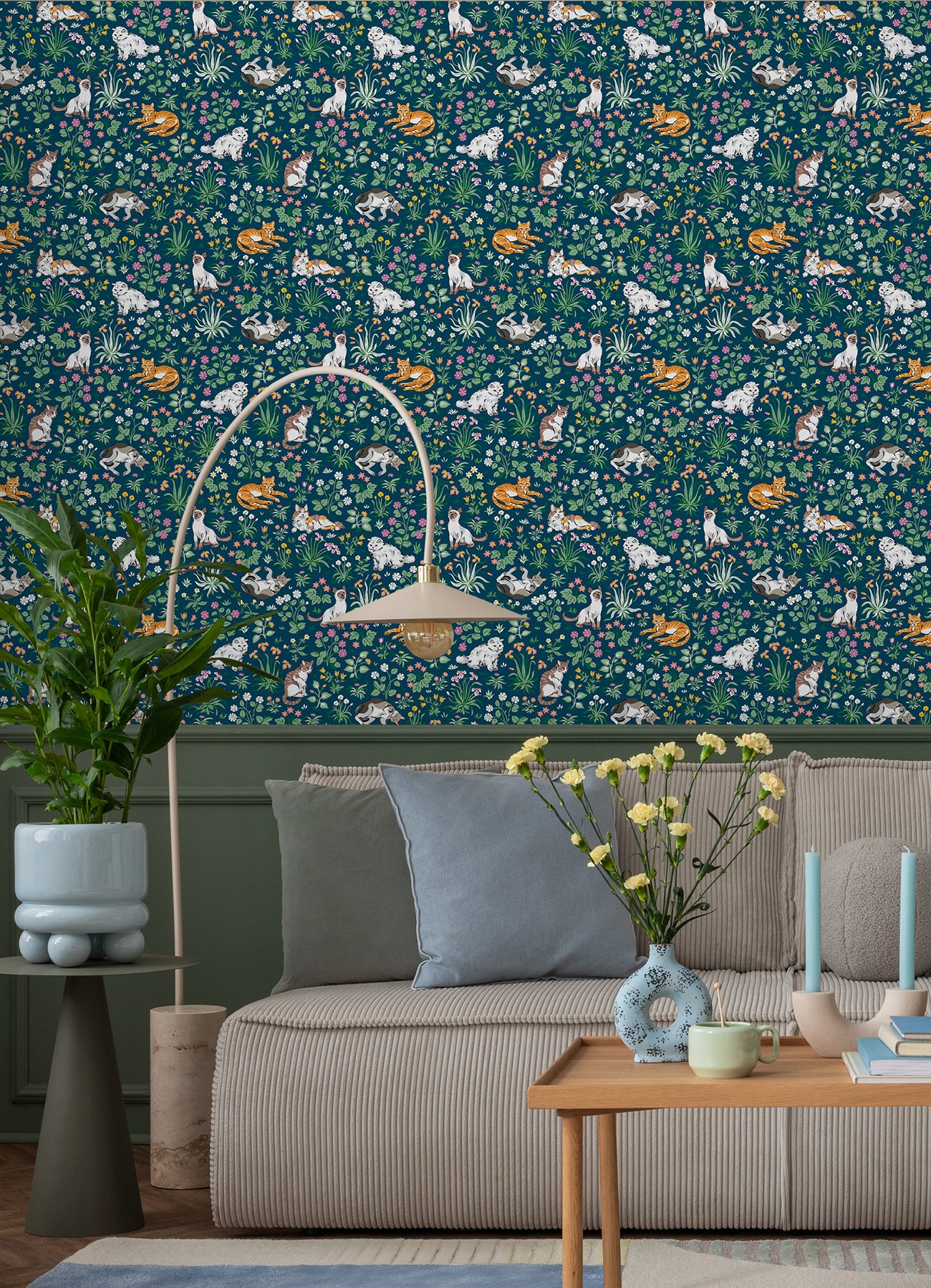 Must Love Cats P&S Wallpaper in a room setting