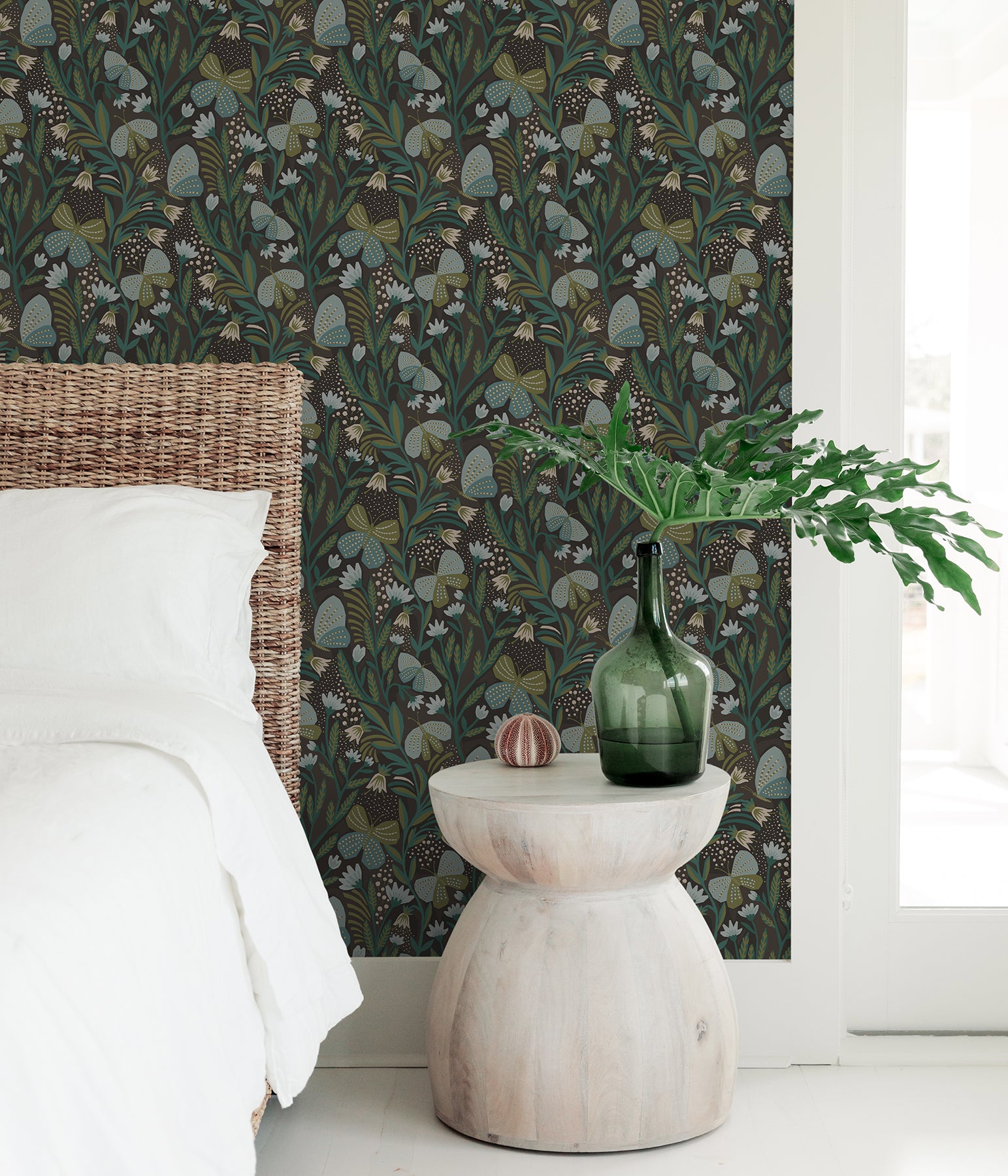 Pip & Lo Papillon Flutter Peel and Stick Wallpaper in a room setting