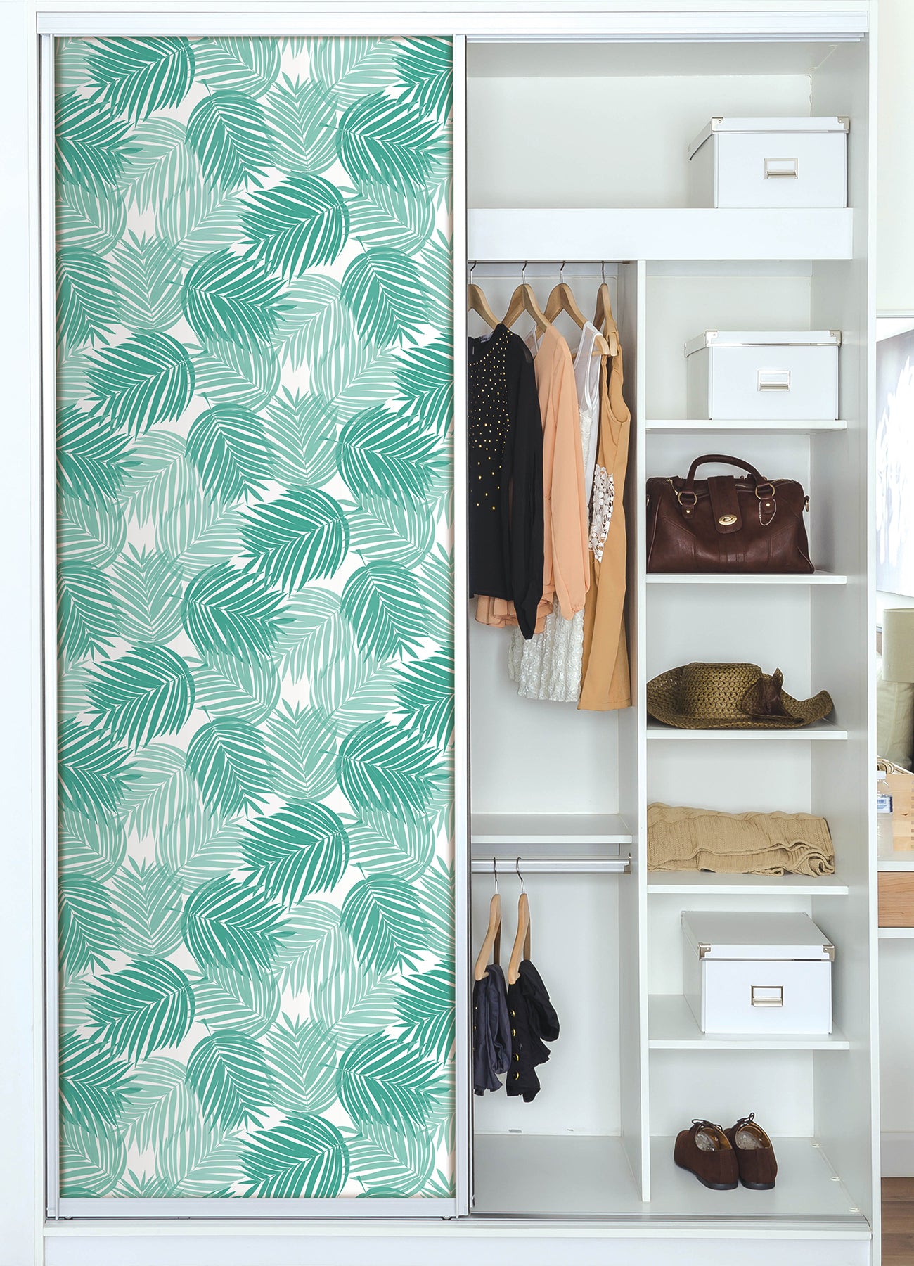 Stay Palm Leaf P&S Wallpaper in a room setting
