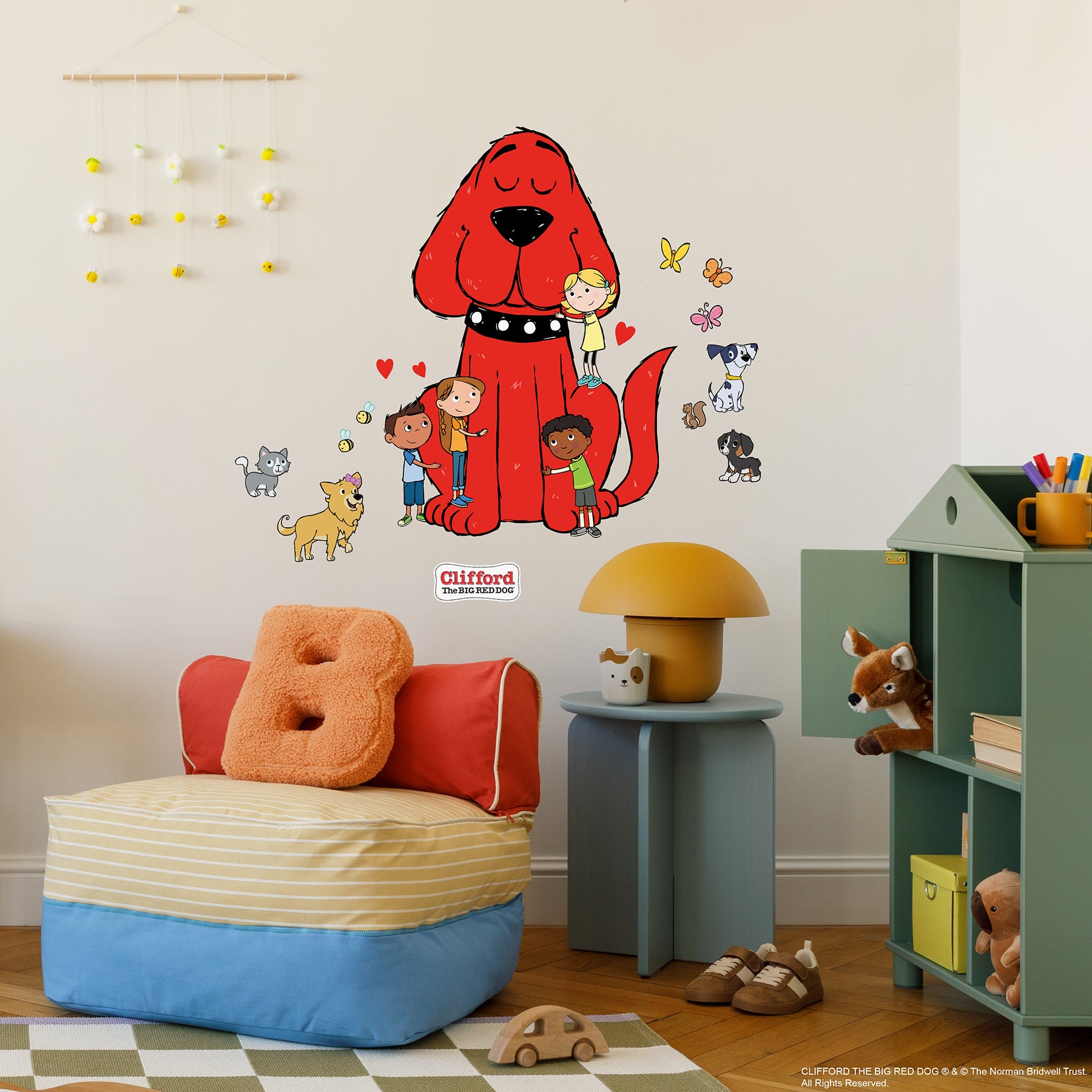 Clifford the Big Red Dog Hugs Wall Decals in a room setting