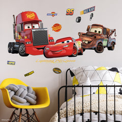 RMDM5615-wall-decal-room-scene