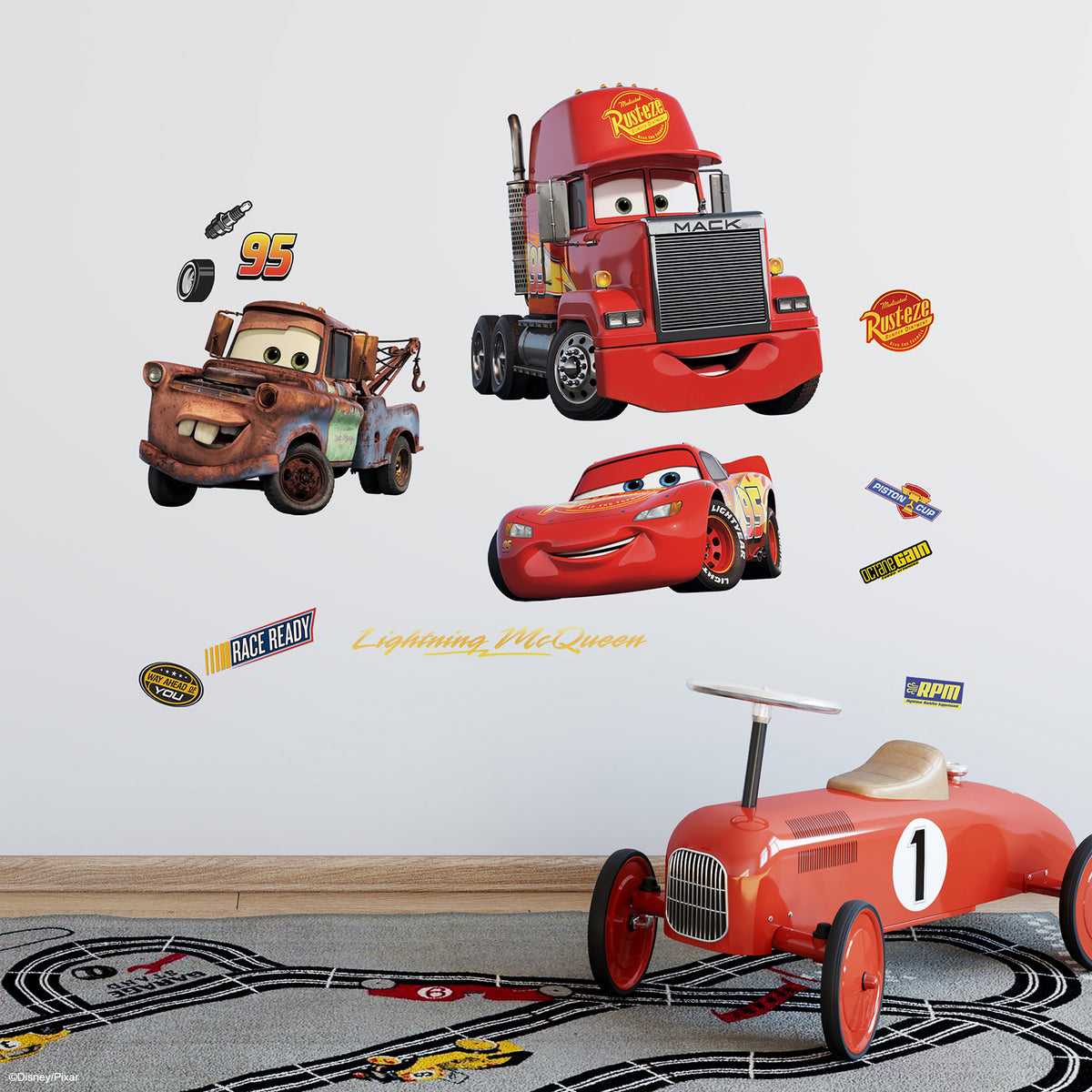 RMDM5615-wall-decal-room-scene-detail-closeup