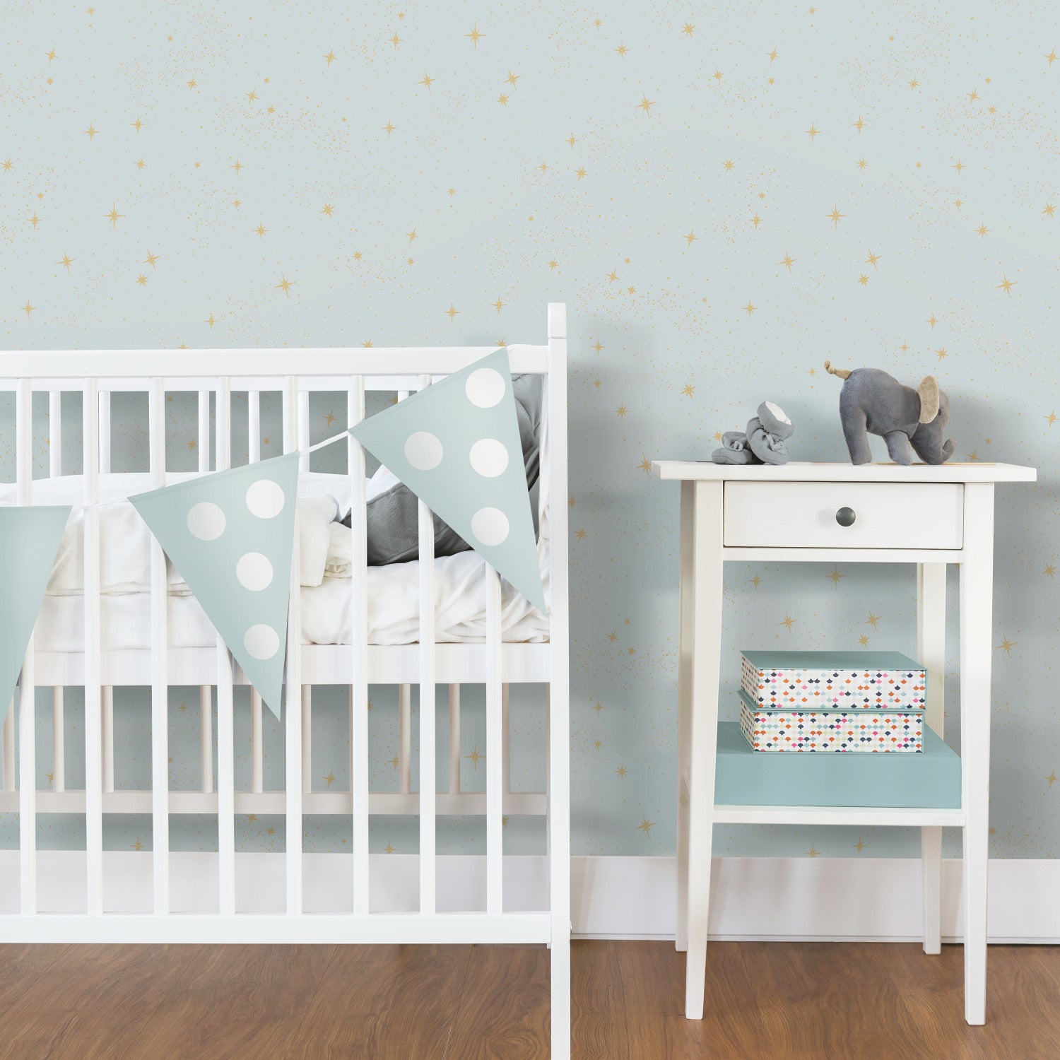 Upon A Star P&S Wallpaper in a room setting