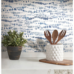 RMK11761RL wallpaper in a room setting
