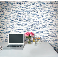 RMK11761RL wallpaper in a room setting
