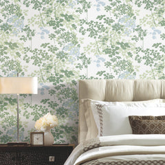 Queen Anne's Lace P&S Wallpaper in a room setting