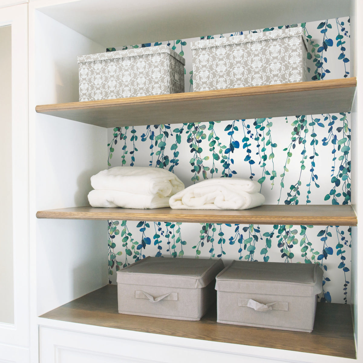 Hanging Watercolor Vines P&S Wallpaper in a room setting