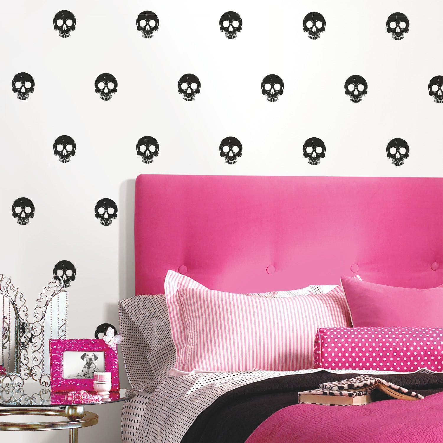 Disney Cruella Glamour Skulls P&S Wallpaper in a room setting