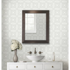 Overlapping Medallions P&S Wallpaper in a room setting