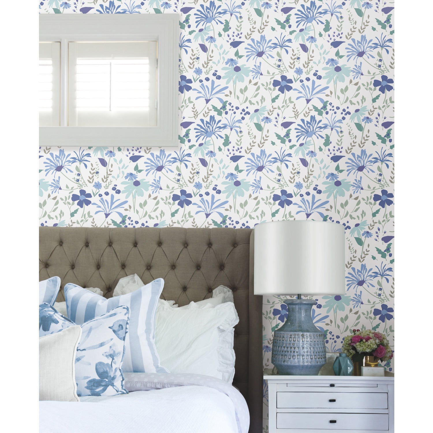 Bella Garden Peel & Stick Wallpaper in a room setting