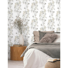 Nouveaux Wisteria P&S Wallpaper in a room setting