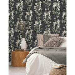Nouveaux Wisteria P&S Wallpaper in a room setting