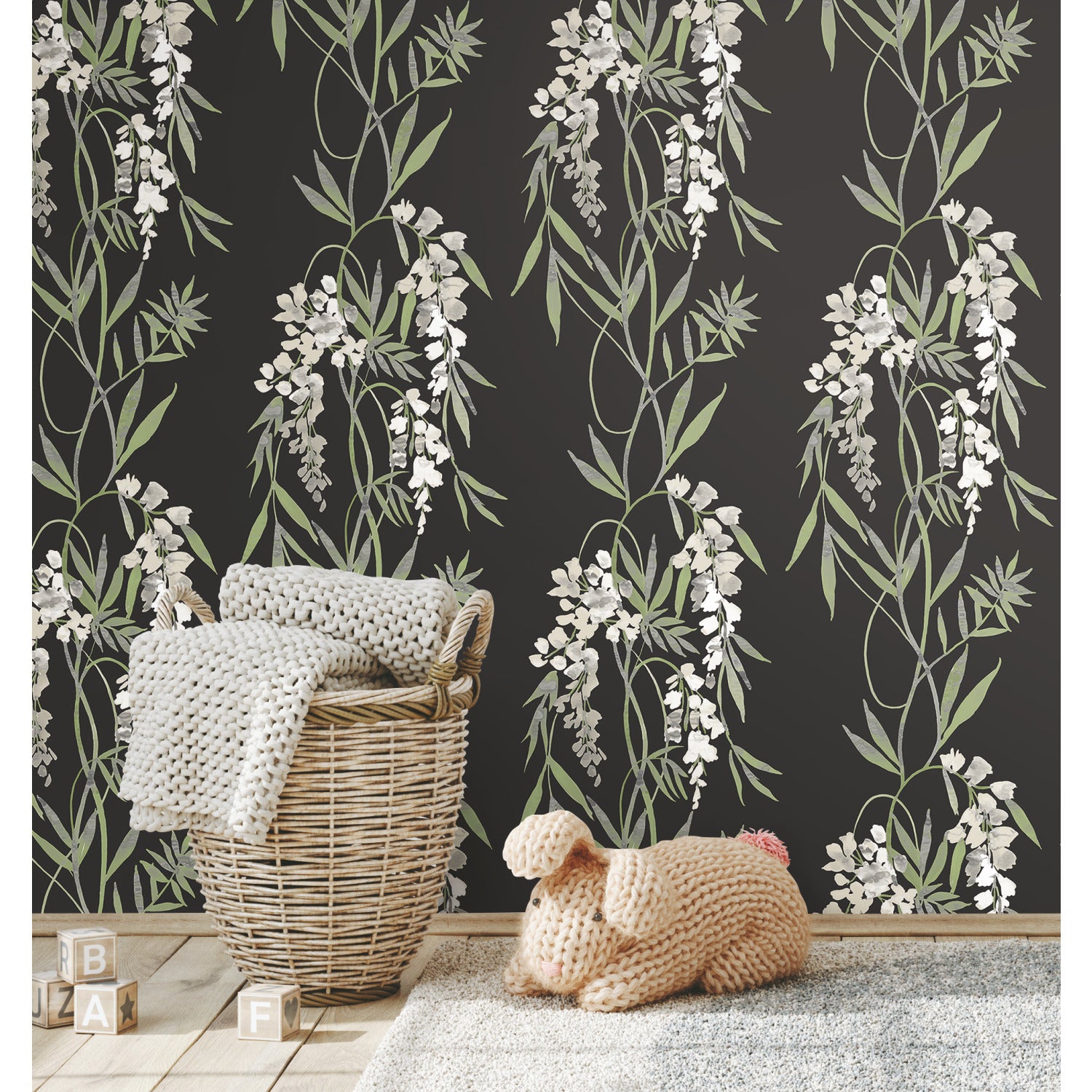 Nouveaux Wisteria P&S Wallpaper in a room setting