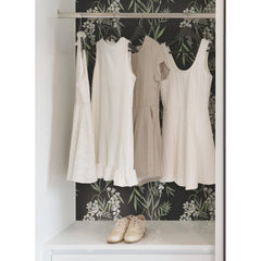 Nouveaux Wisteria P&S Wallpaper in a room setting