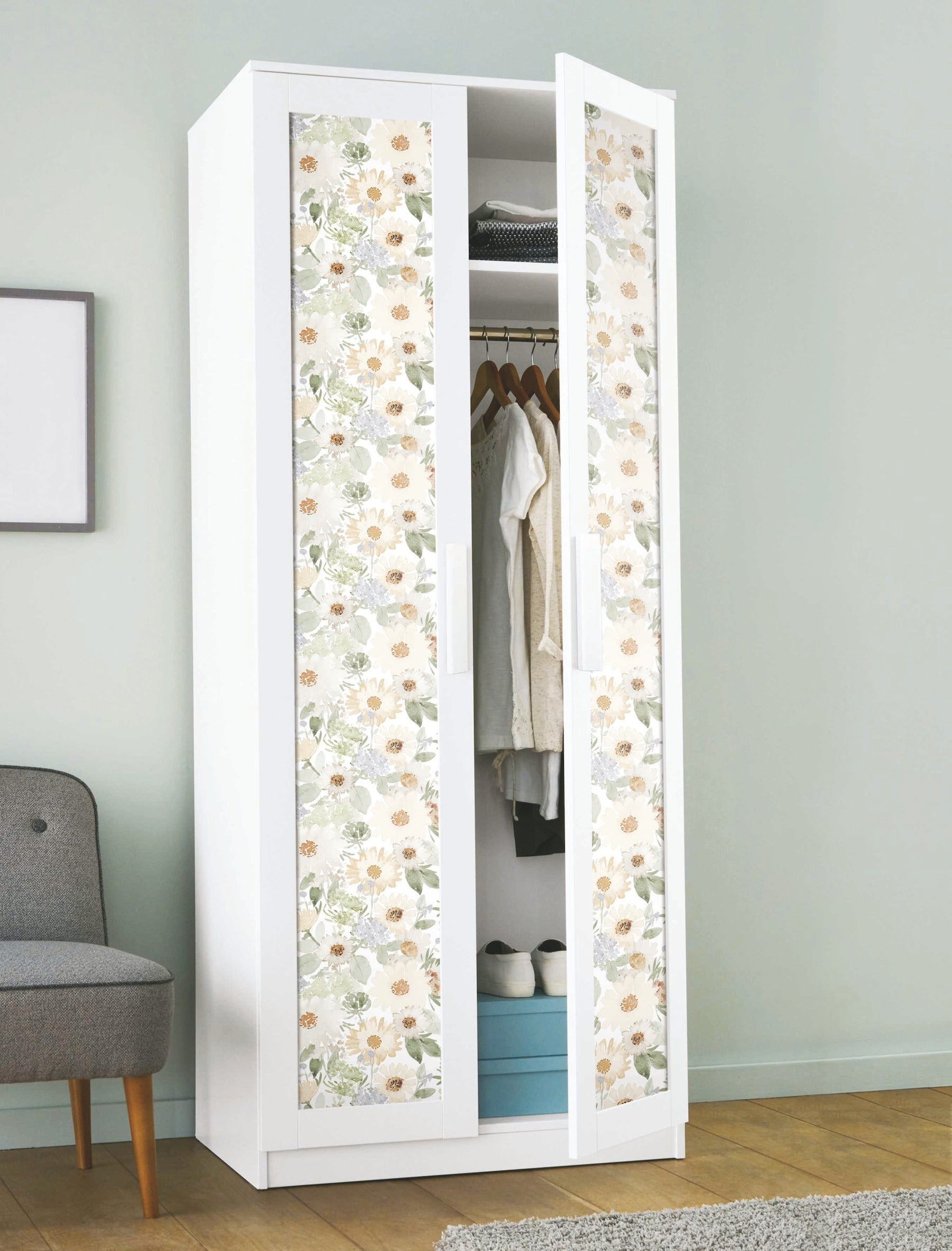 Clara Jean Peel and Stick Wallpaper in a room setting