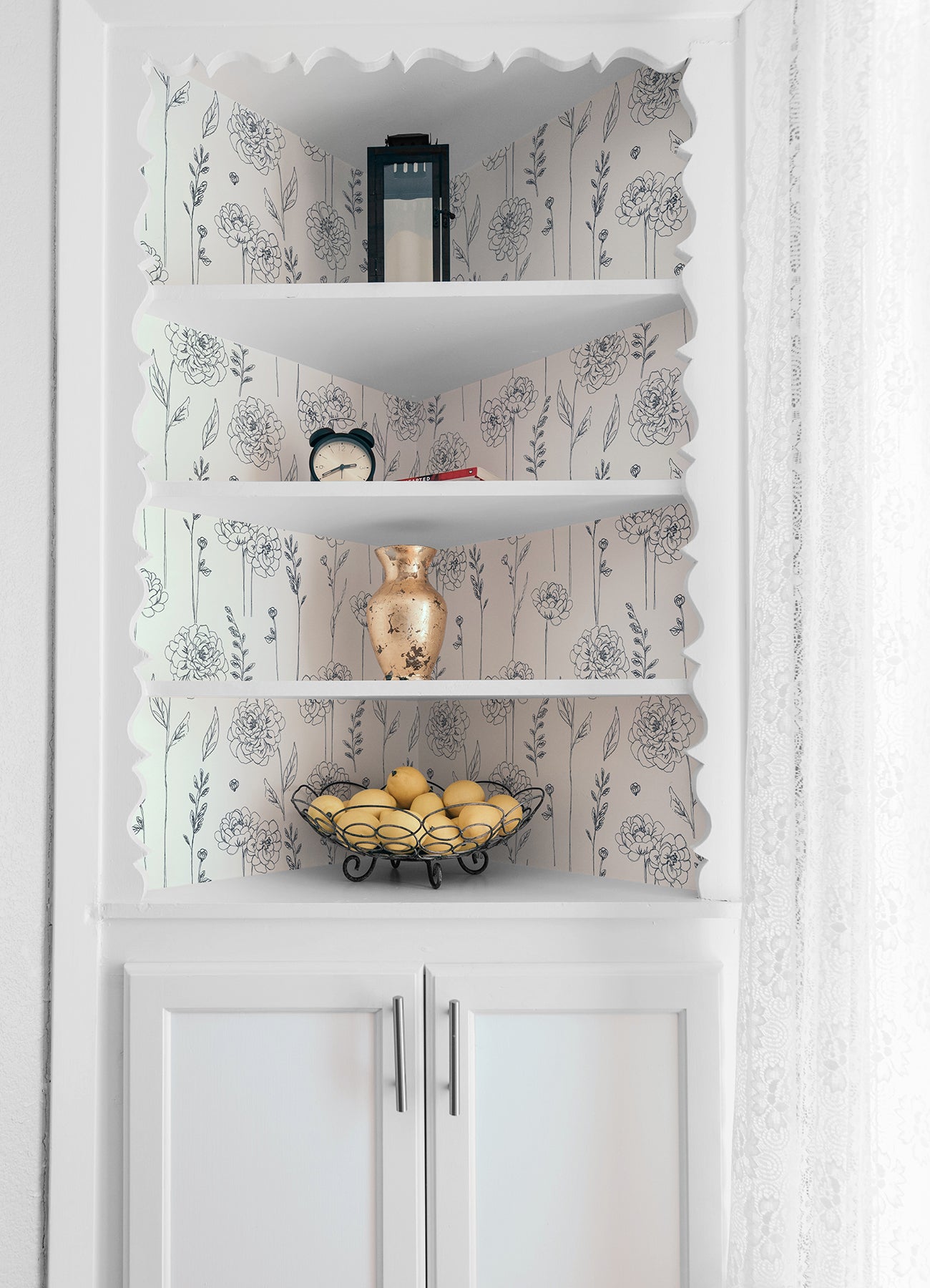 Maisey Peel & Stick Wallpaper in a room setting