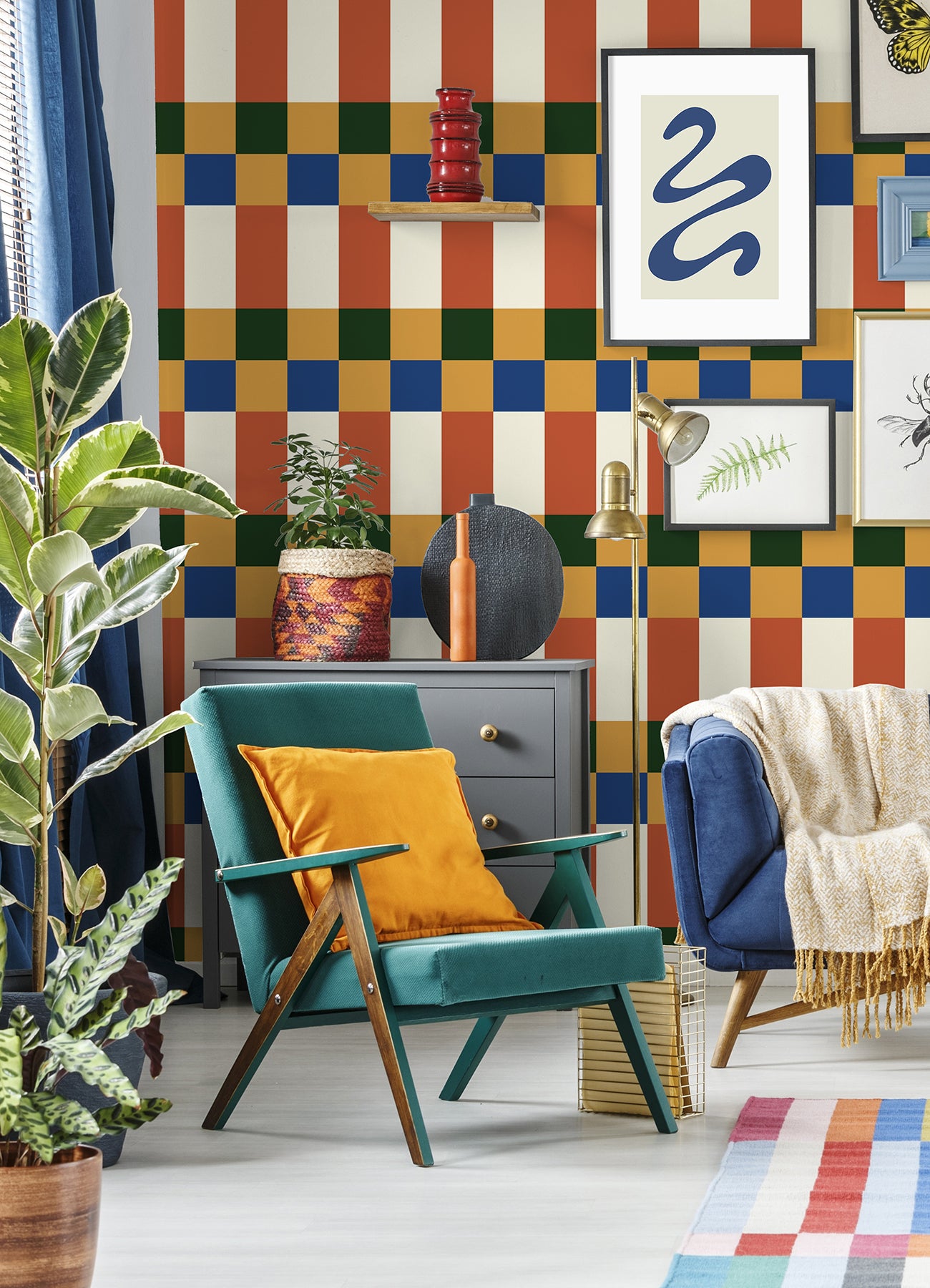 Emily Peel and Stick Wallpaper in a room setting