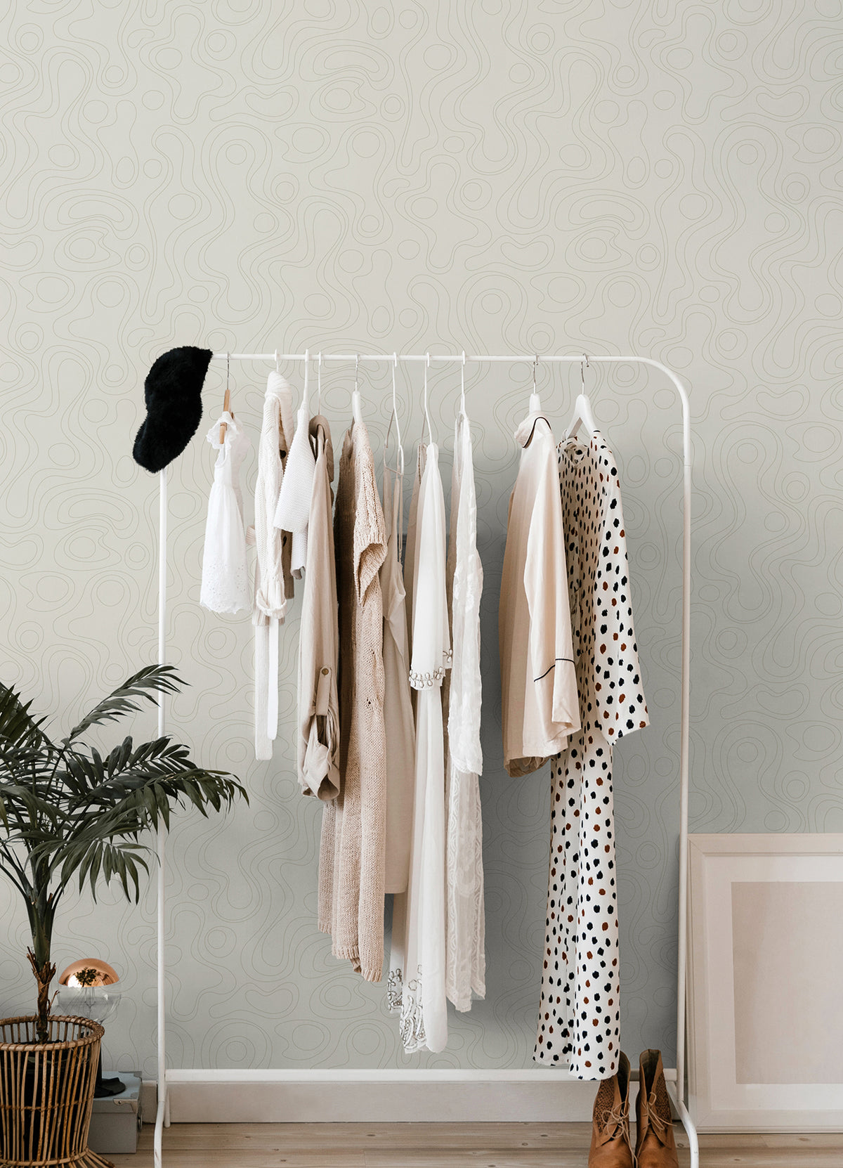 Emily Peel and Stick Wallpaper in a room setting