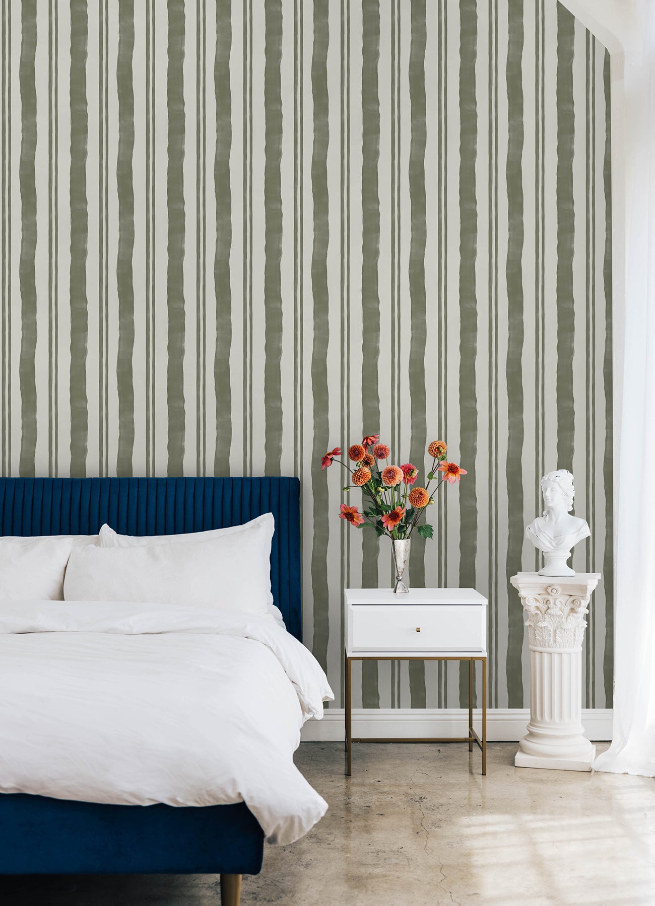 RMK12771PLW wallpaper in a room setting