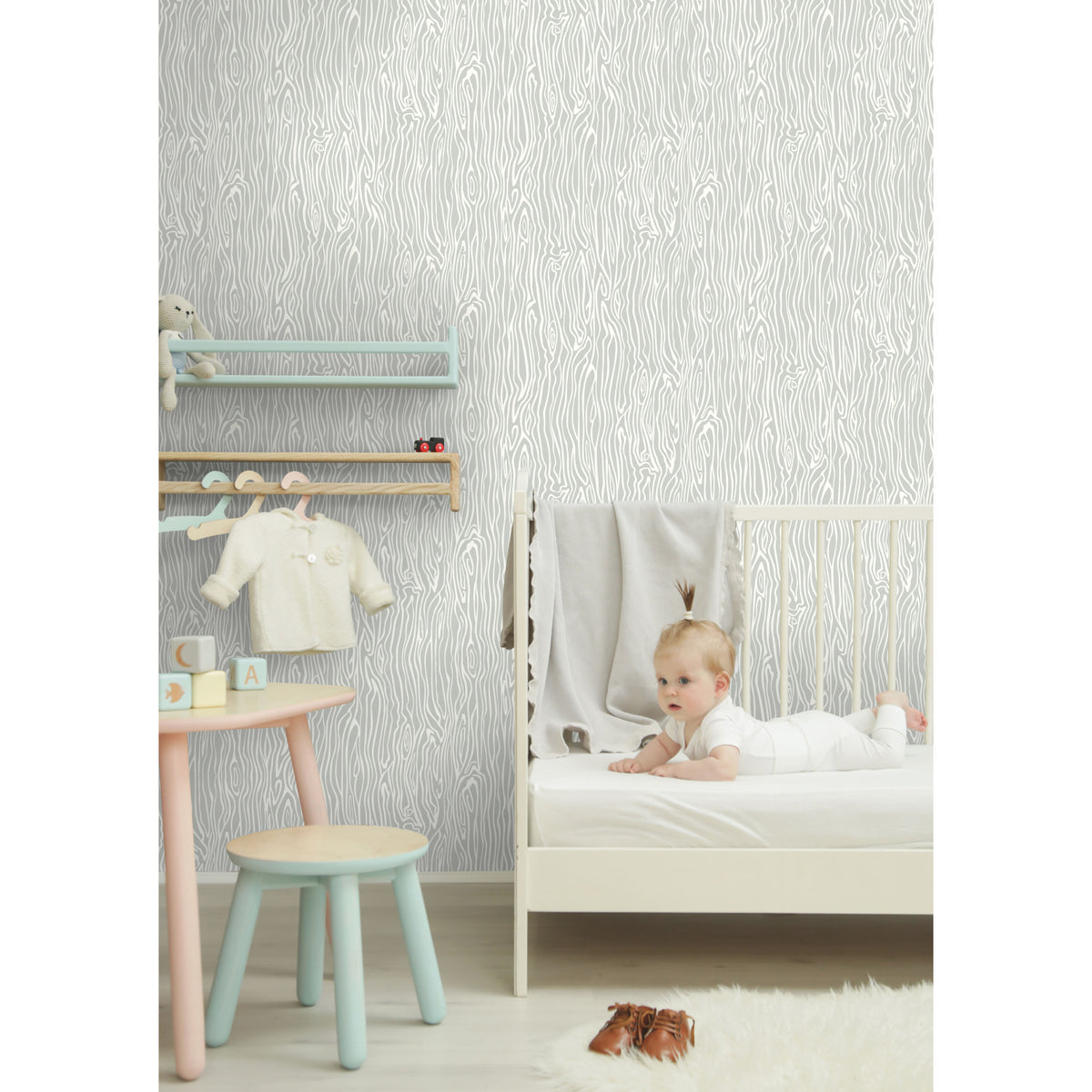 Wood Grain P&S Wallpaper in a room setting