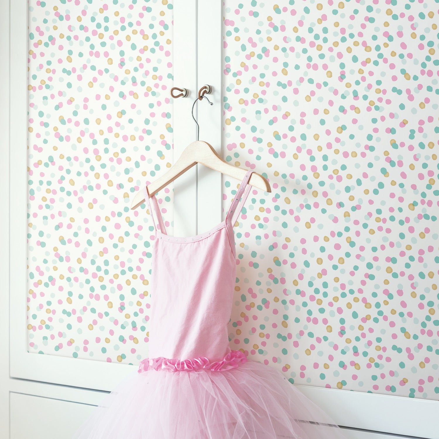 Confetti Peel and Stick Wallpaper in a room setting
