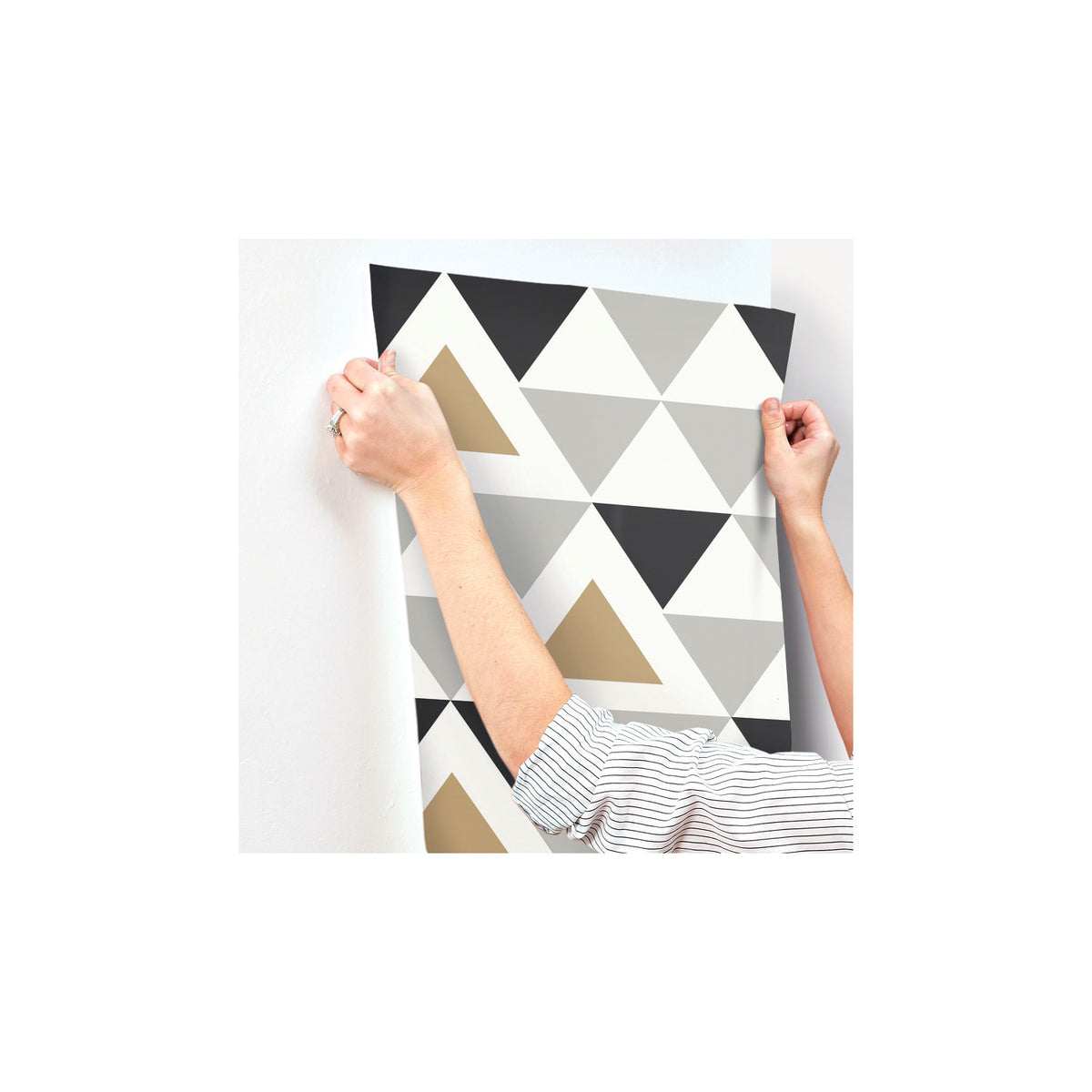 Geometric Triangle P&S Wallpaper - how to stick