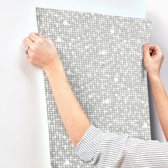 All Over Circles P&S Wallpaper - how to stick