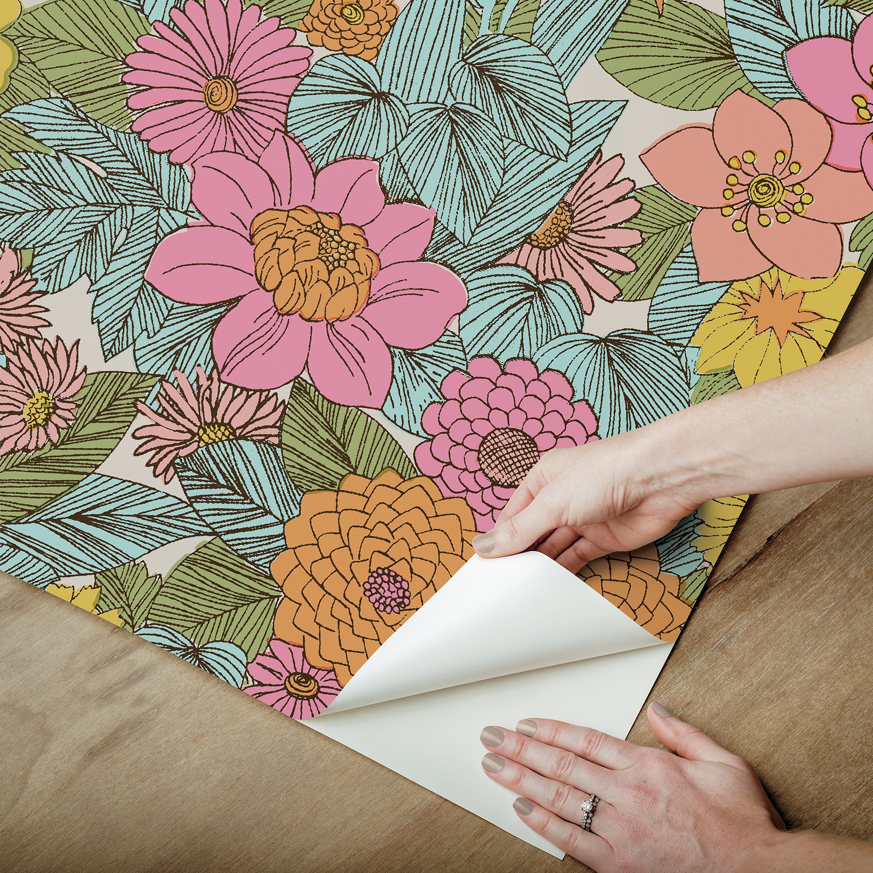 Retro Floral P&S Wallpaper - how to peel