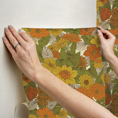 Retro Floral P&S Wallpaper stick step