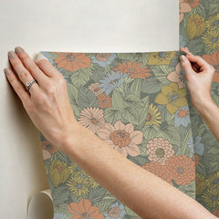 Retro Floral P&S Wallpaper stick step
