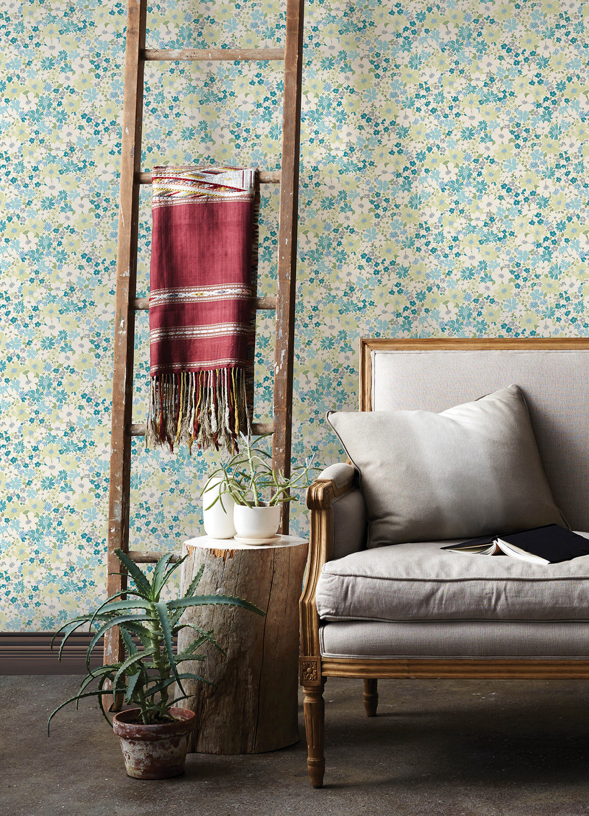 Wildflower Impressions P&S Wallpaper in a room setting