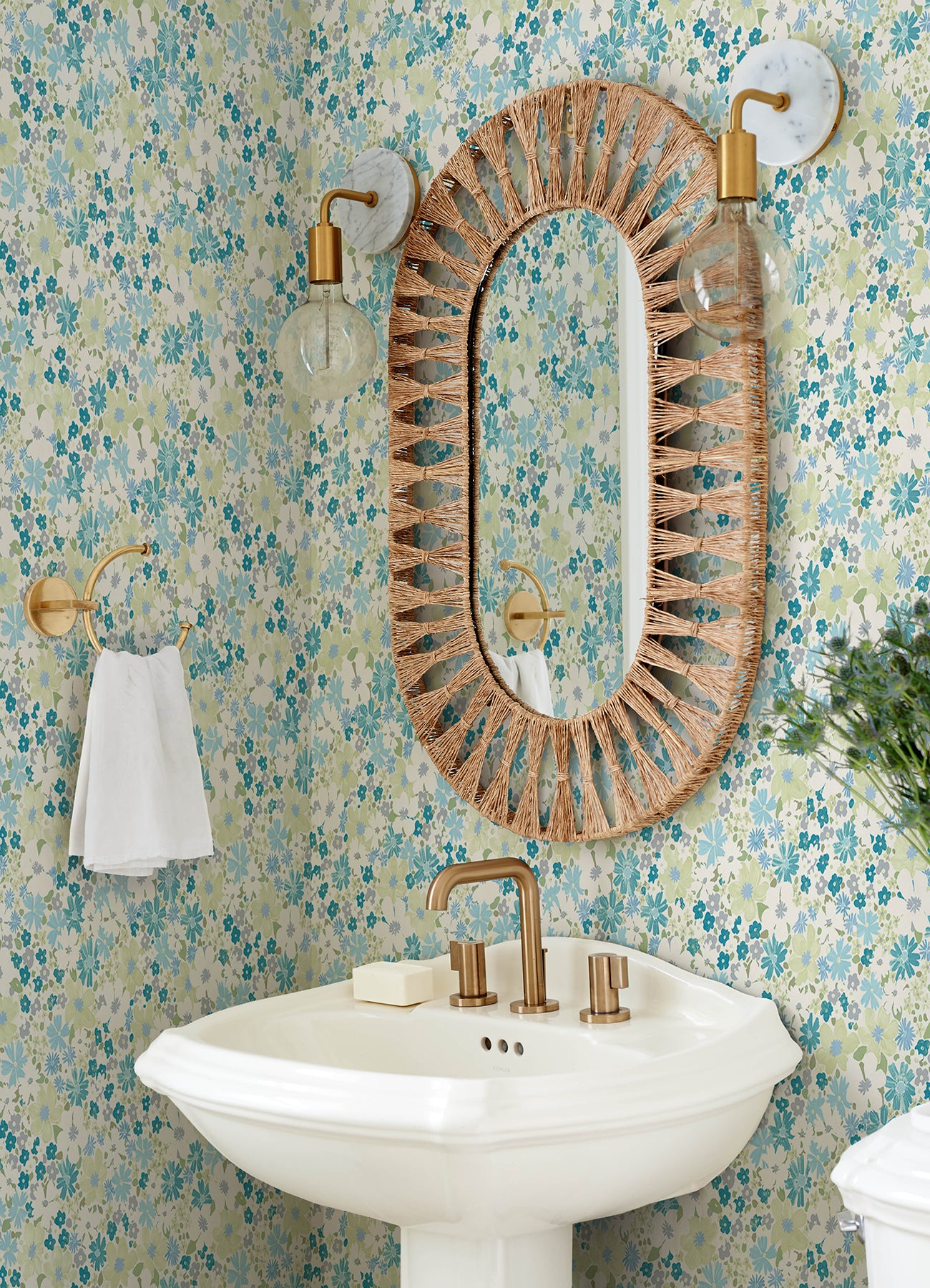 Wildflower Impressions P&S Wallpaper in a room setting
