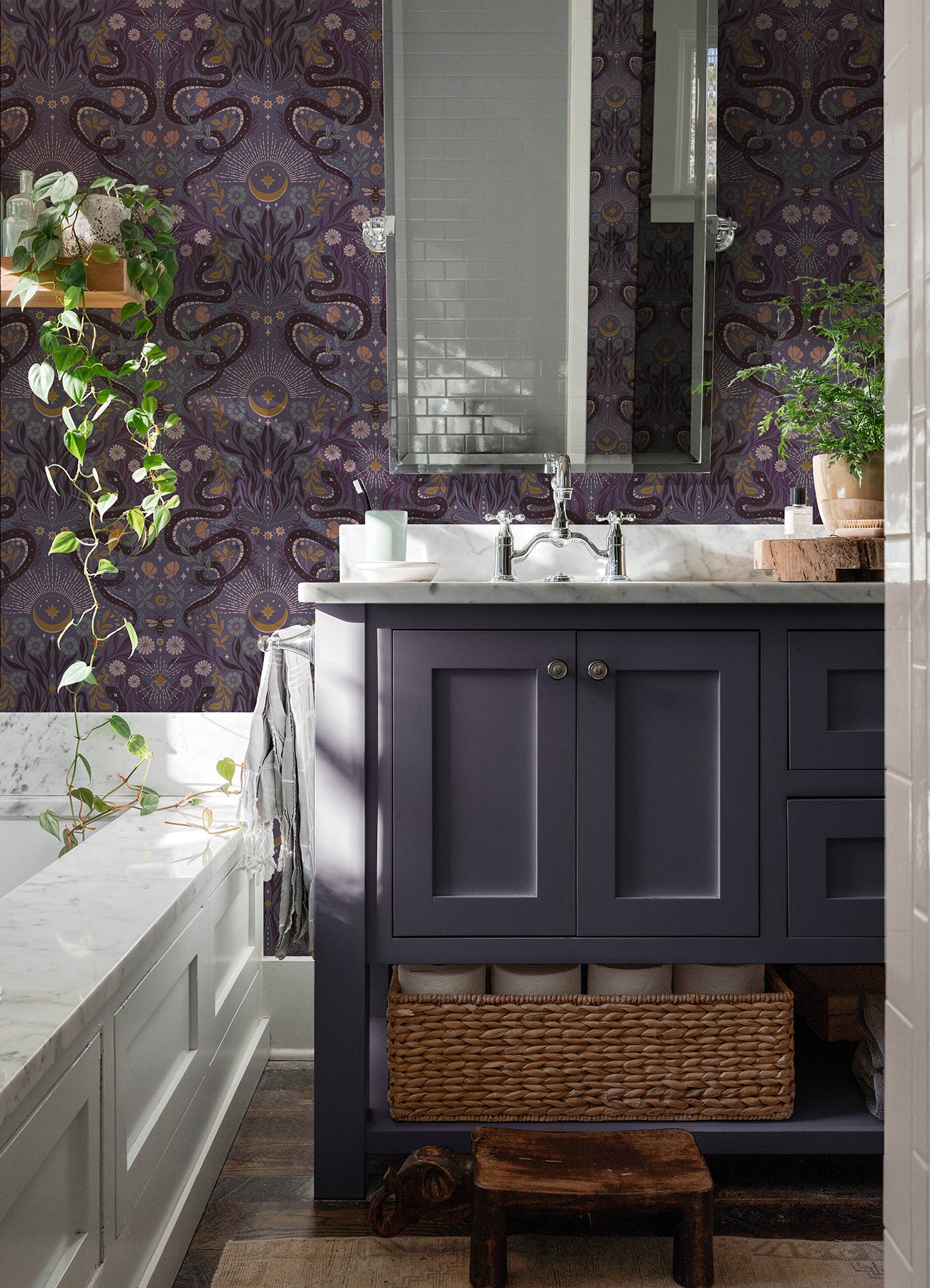 Mystic Serpent P&S Wallpaper in a room setting