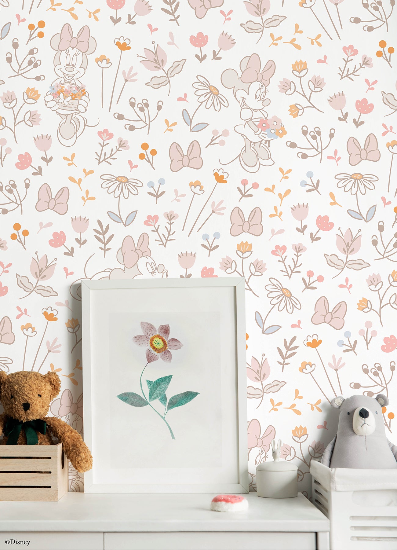 Disney Minnie Mouse Pretty as a Flower P&S Wallpaper in a room setting