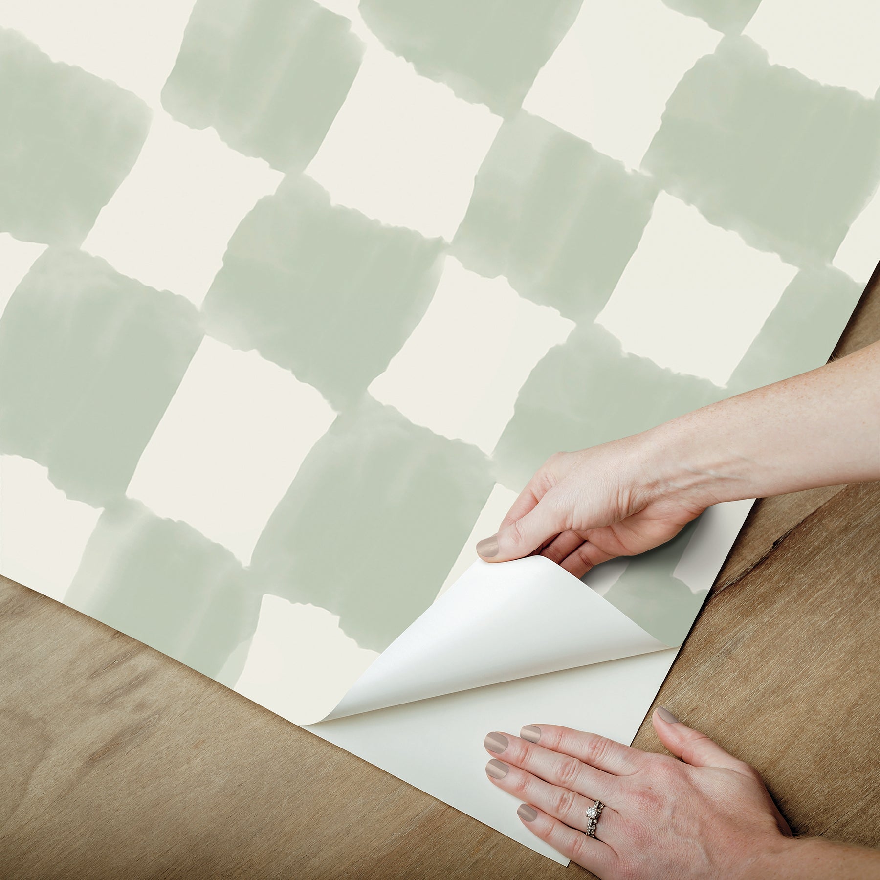 Tess Watercolor Checker P&S Wallpaper peel step