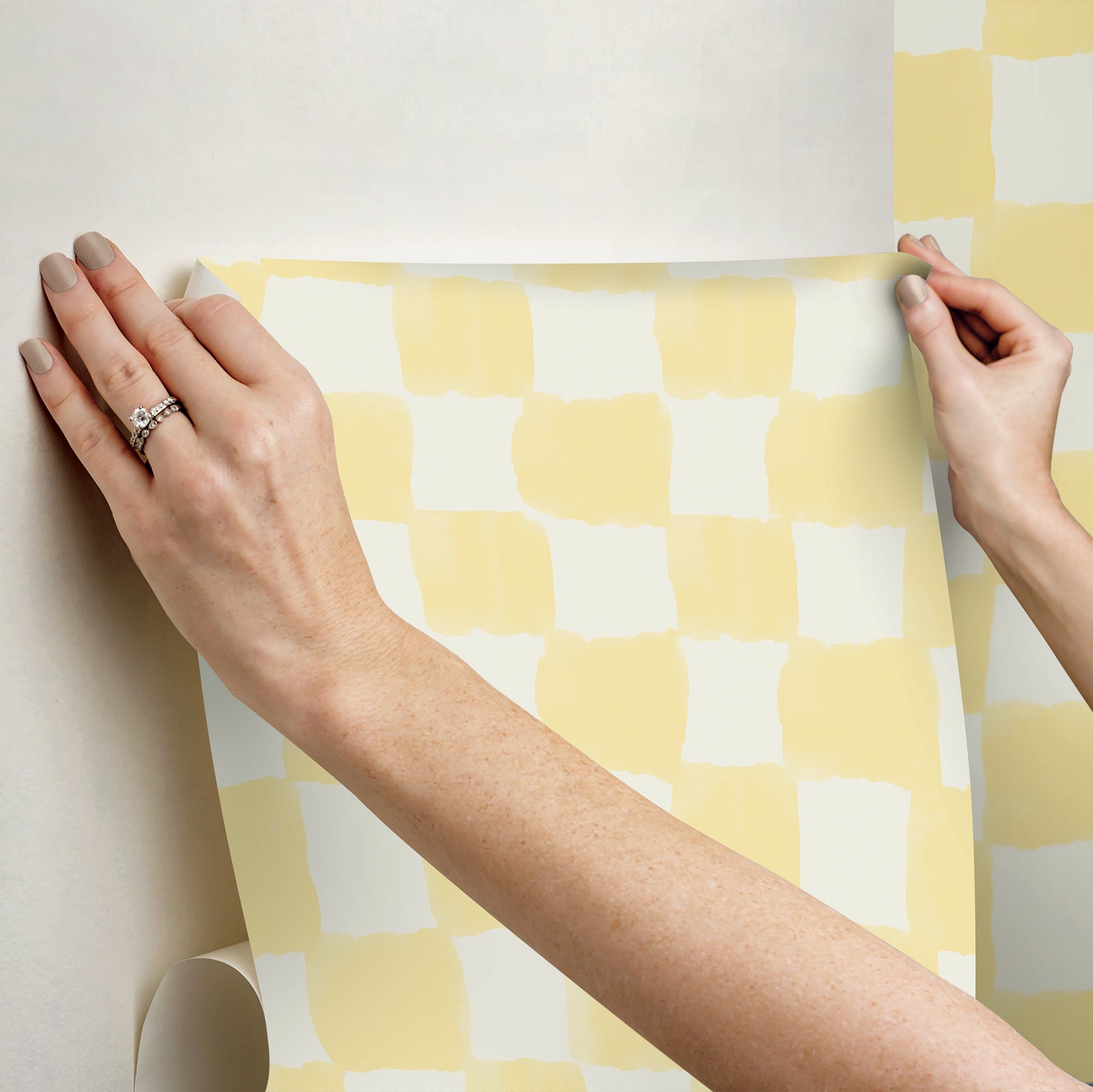 Tess Watercolor Checker P&S Wallpaper stick step