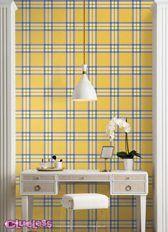 Clueless Cher P&S Wallpaper in a room setting