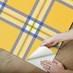 Clueless Cher P&S Wallpaper peel step