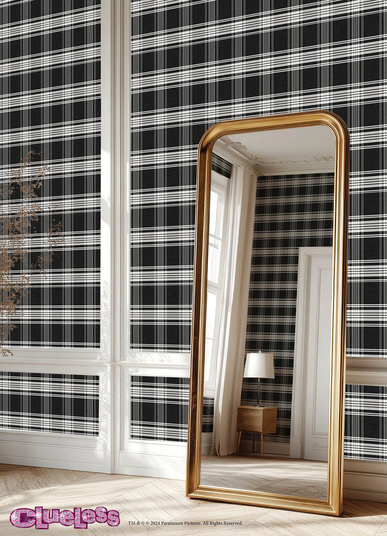 Clueless Dionne P&S Wallpaper in a room setting