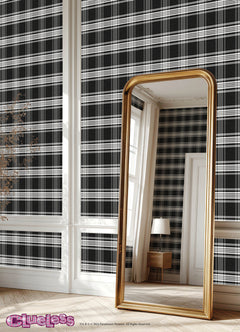 Clueless Dionne P&S Wallpaper in a room setting