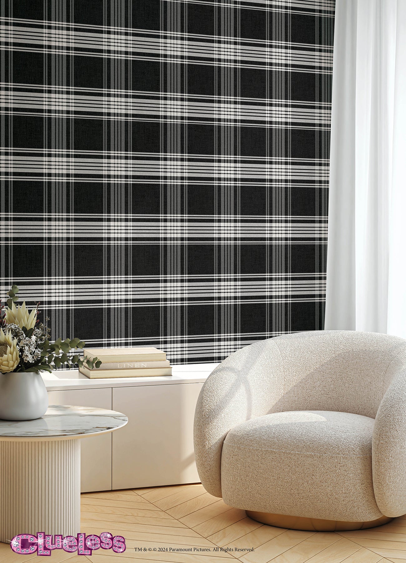 Clueless Dionne P&S Wallpaper in a room setting