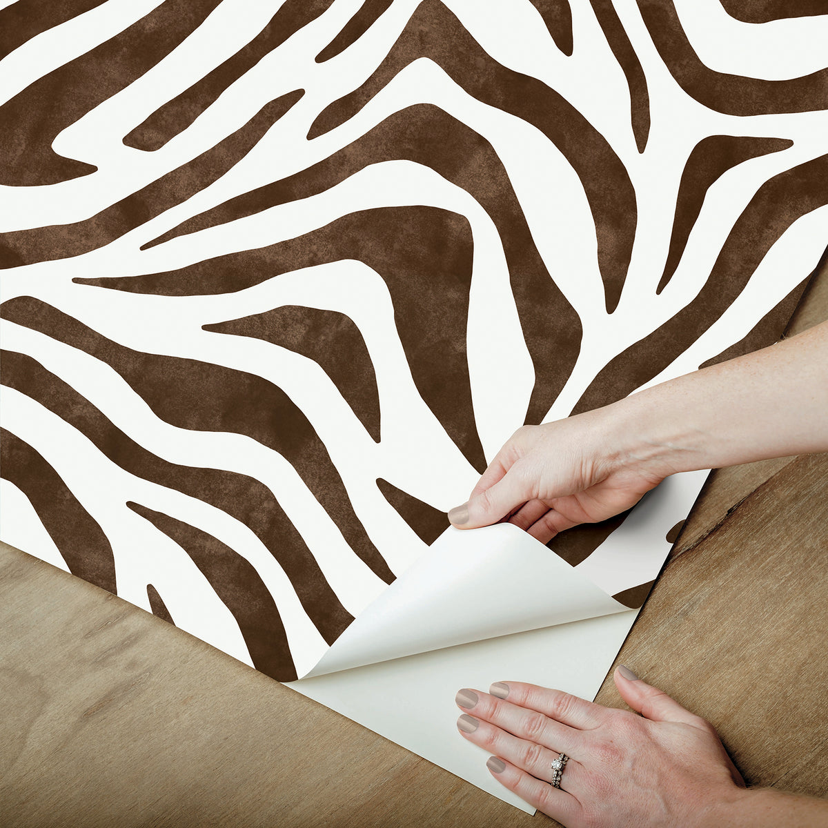 RPS6142-peel-and-stick-wallpaper-peel-application-step