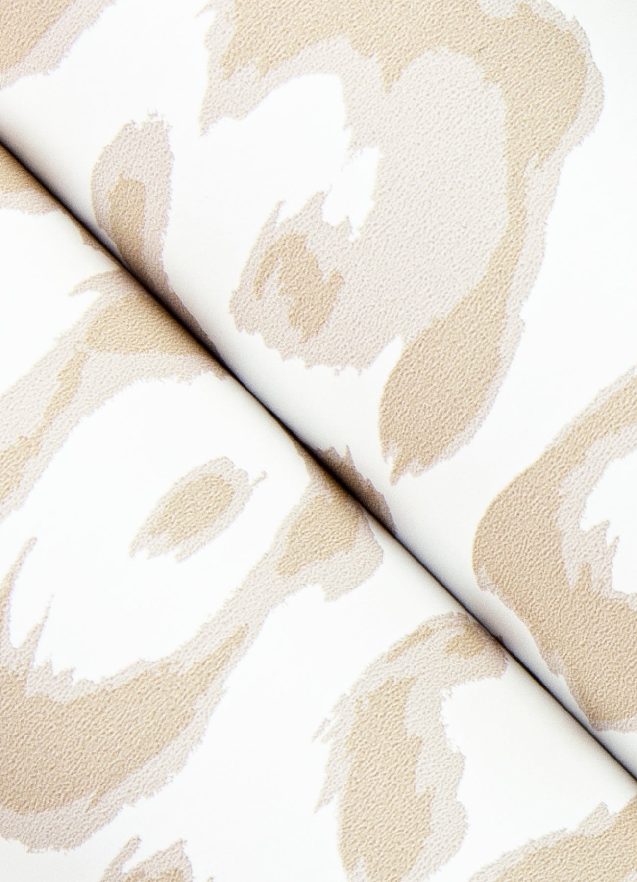 Marlowe P&S Wallpaper pattern close-up