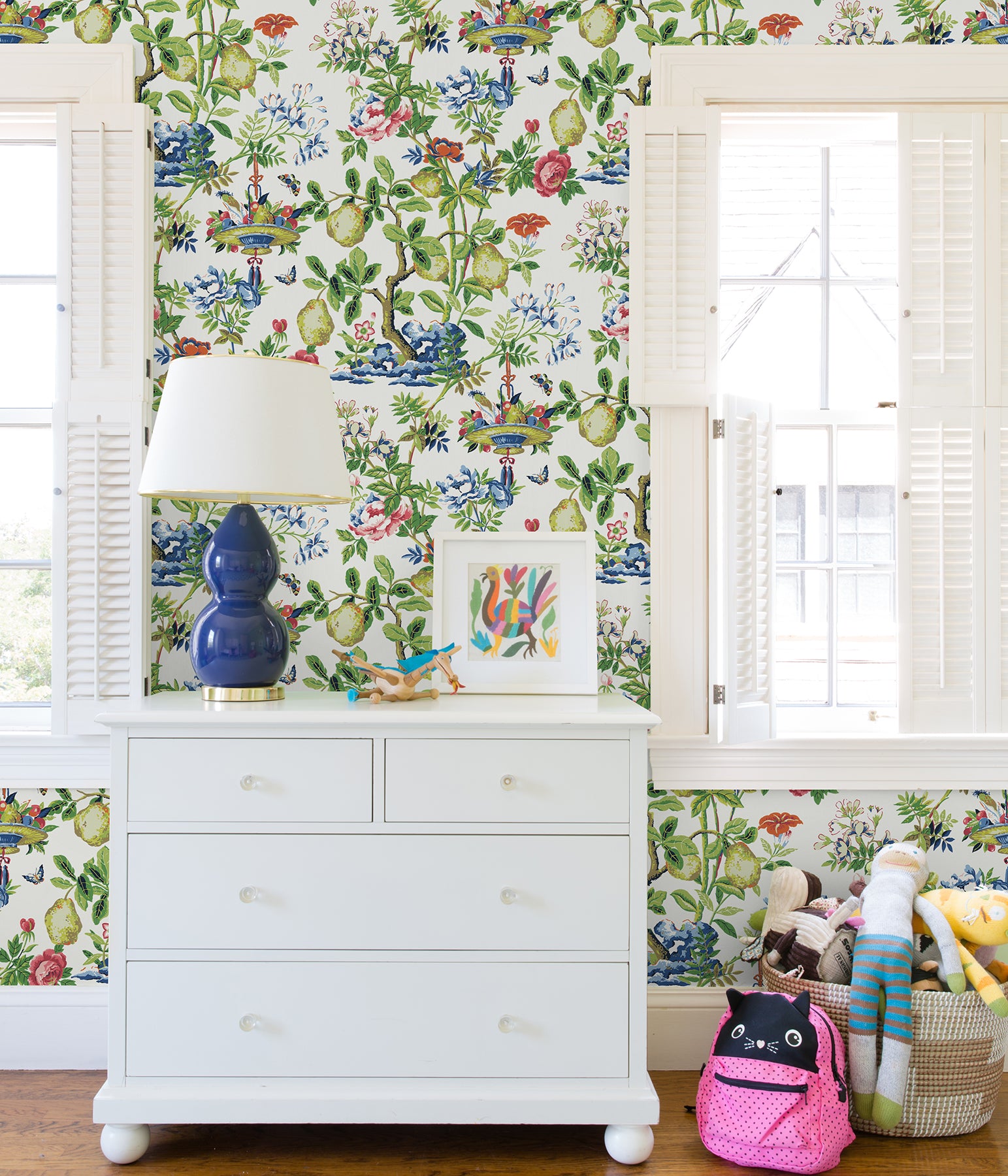 Shantung Garden P&S Wallpaper in a room setting
